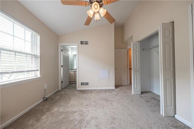 Building Photo - 222 Castle Creek Dr