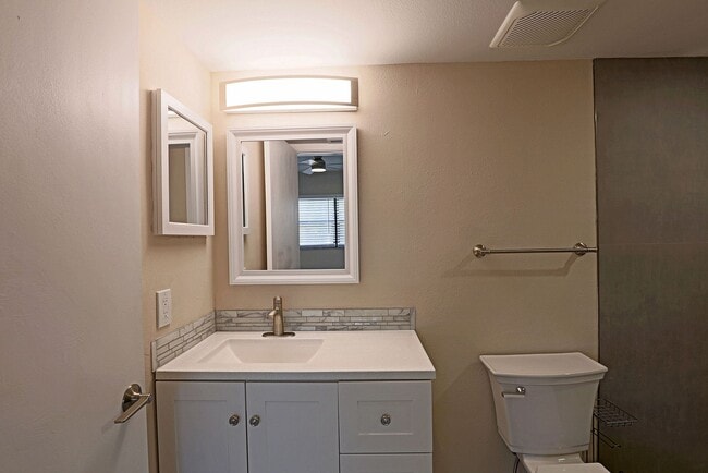 Building Photo - Mystic Gardens 5303-310