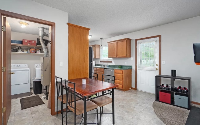 Building Photo - LEASING