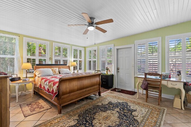 Building Photo - 621 SW 14th Terrace