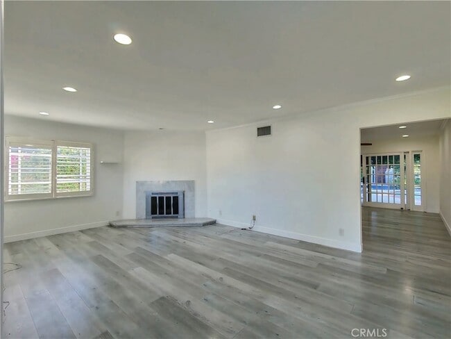 Building Photo - 7049 Semrad Rd