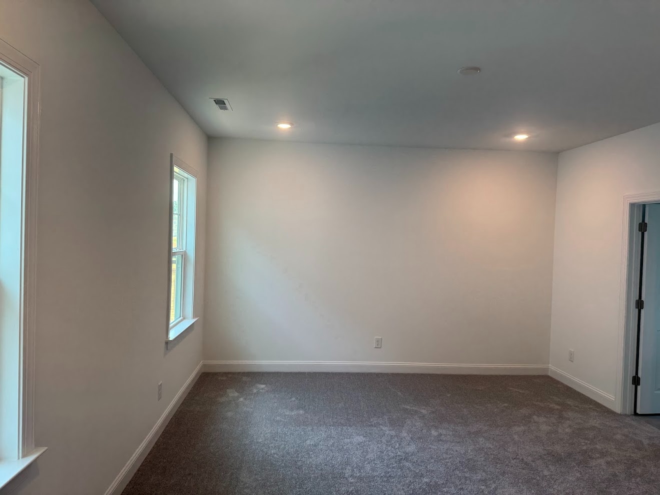 Building Photo - Room in House on Goldfinch Perch Ln