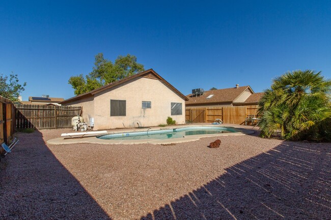 Building Photo - Check Out This Charming 2-Bed Gem with Private Pool
