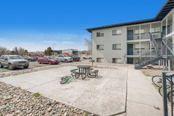 Building Photo - 720 Melany Ln