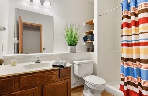 Building Photo - 912 W 66th St