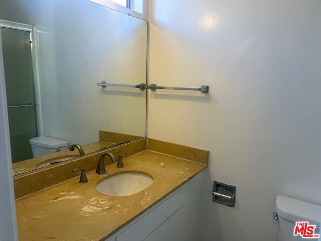 Building Photo - 1440 Reeves St