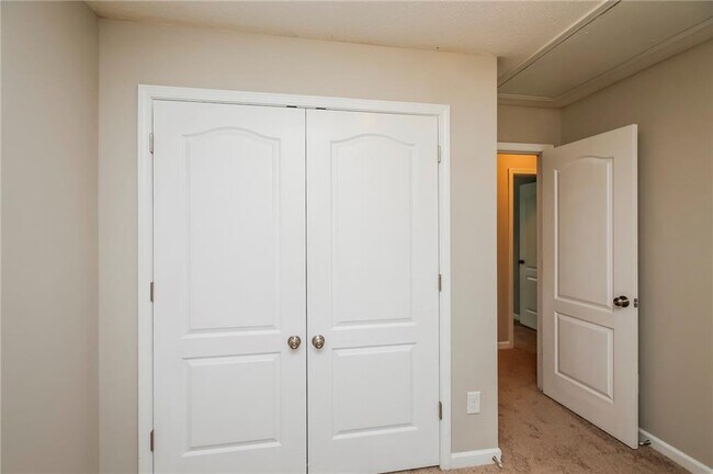 Building Photo - 3300 Westview Cove