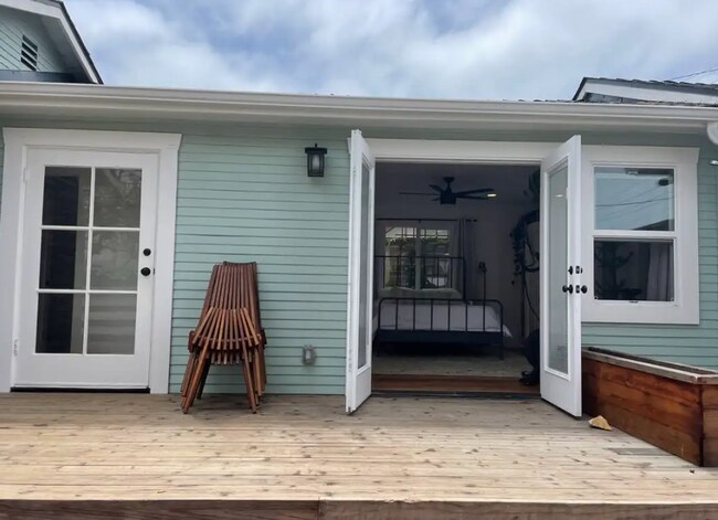 Building Photo - 2 Bedroom Cottage Just Blocks from the Beach in Ocean Beach