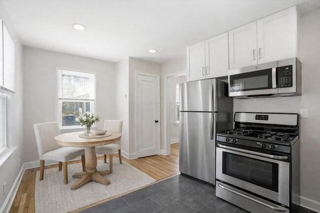 Building Photo - 1654 Ashland Ave