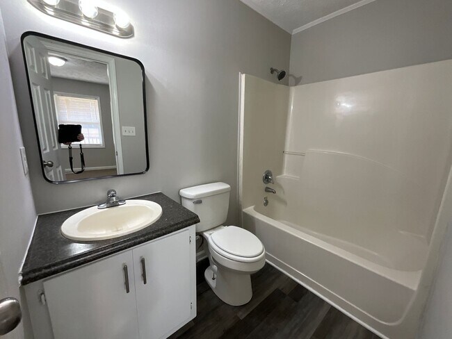 Building Photo - Great 3 Bedroom, 2 Bath home in High Point!