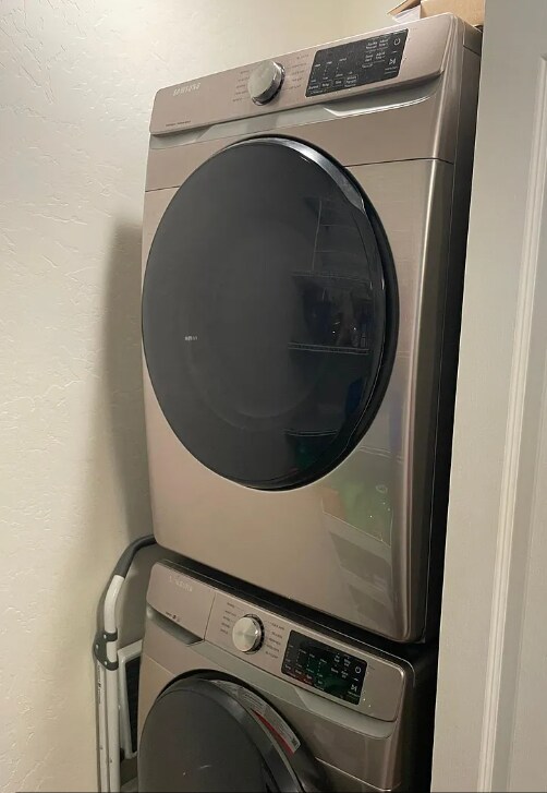 Full Size Washer/Dryer - 657 Trinity Way