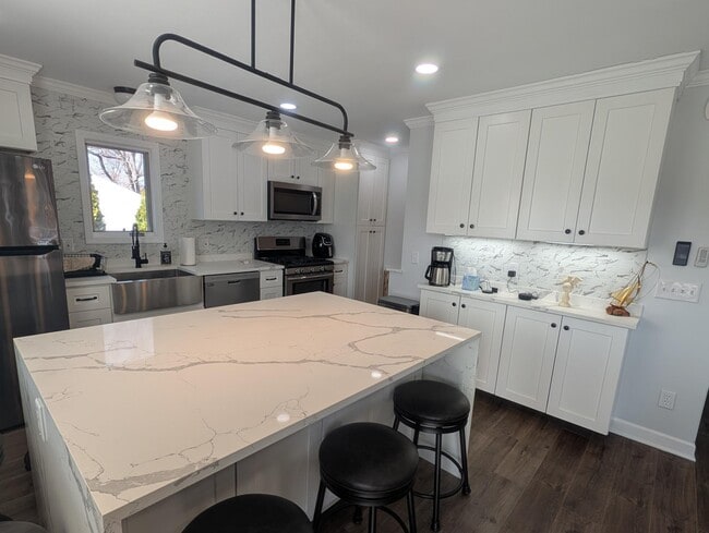 Building Photo - 4125 Spruce St