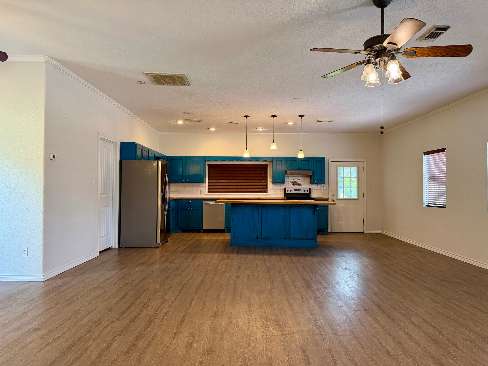 Building Photo - 6498 Verde St