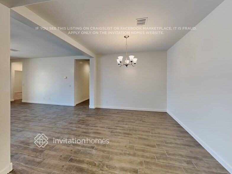 Building Photo - 682 W Belmont Red Trail