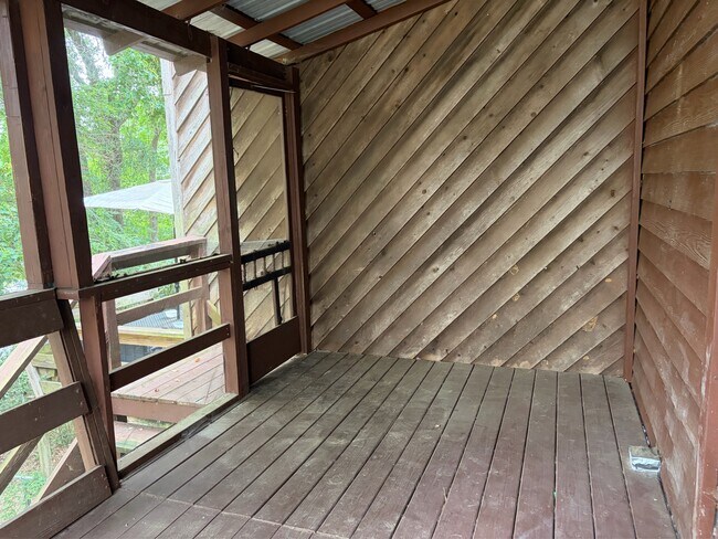 Building Photo - 3740 Donovan Dr