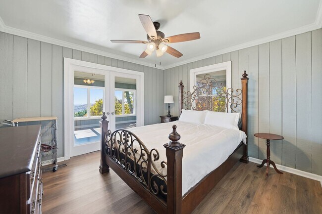 Building Photo - FULLY FURNISHED! Magnificent Panoramic Views!!