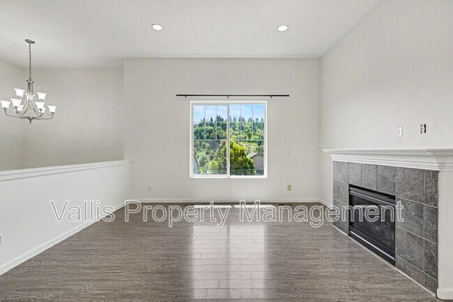 Building Photo - 2495 Benjamin Ave NW
