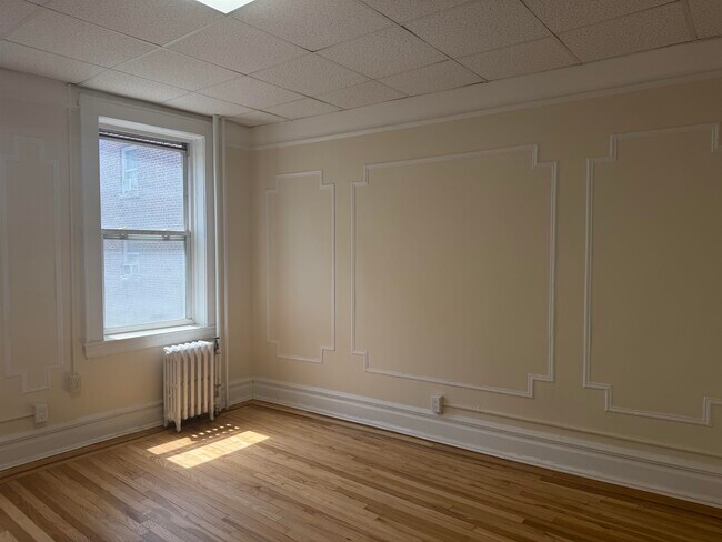 Building Photo - 5906 Park Ave