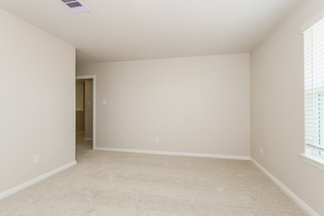 Building Photo - 468 Beechwood Hacienda Dr