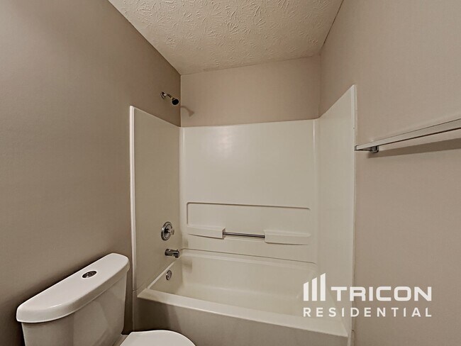 Building Photo - 201 Ranch Ct