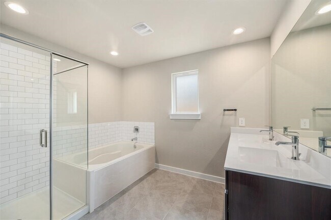 Building Photo - 29422 Pikes Peak Dr