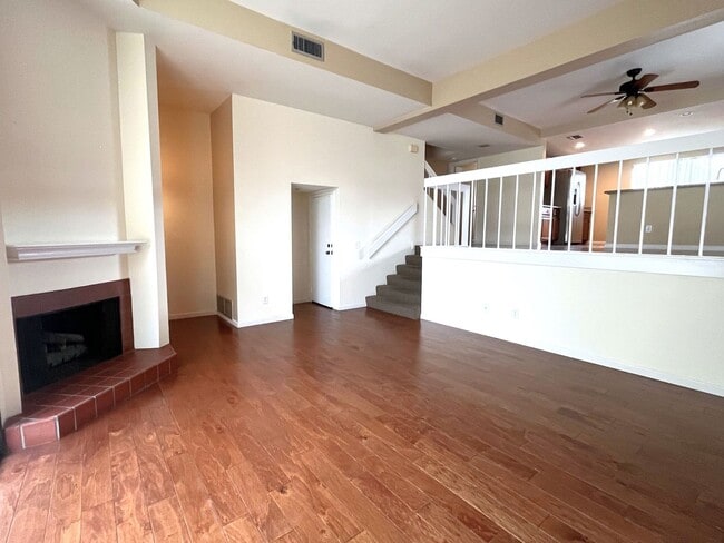 Building Photo - Great townhome in Del Cerro!