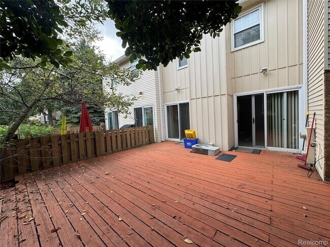 Building Photo - 1775 Brentwood