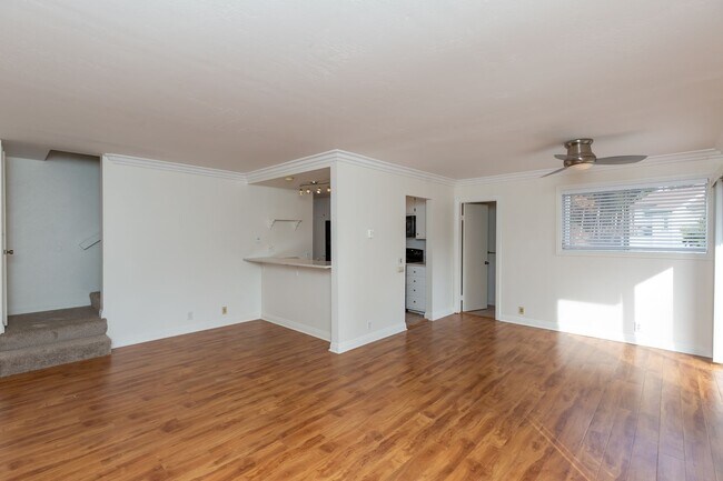 Building Photo - *** MUST SEE 2/2.5 TOWNHOME WITH TWO CAR G...
