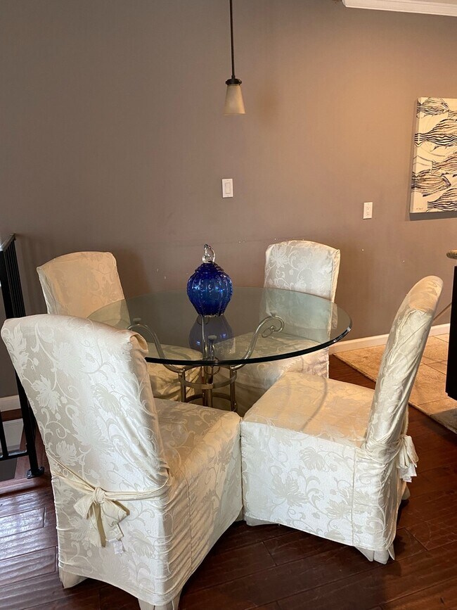 Building Photo - 224 Seaview St