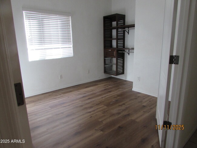 Building Photo - 102 N 118th Ave