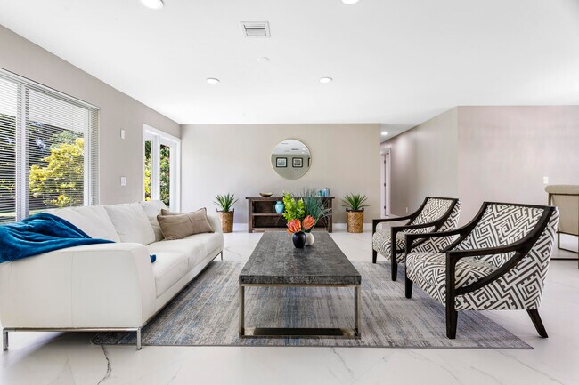 Building Photo - 5200 Club Rd