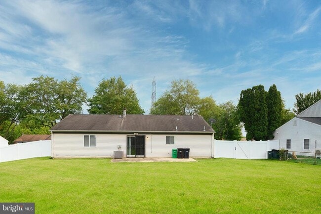 Building Photo - 9700 Cedarhollow Ln