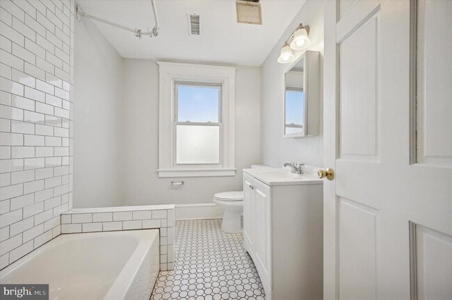 Building Photo - 1609 Upland Ave