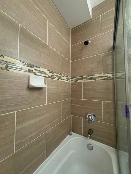 Building Photo - 5020 C St SE