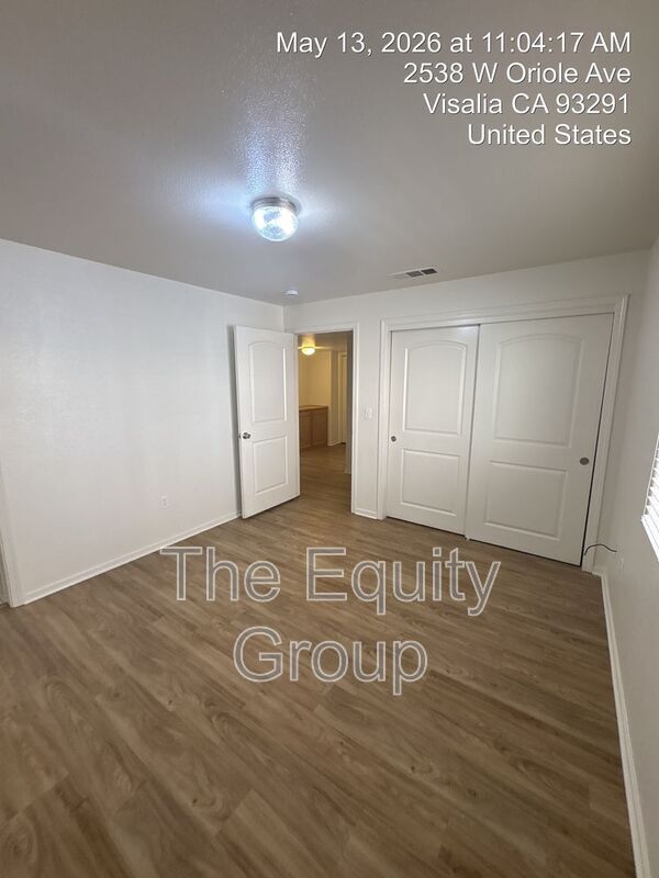 Building Photo - 2534 W Oriole Ave