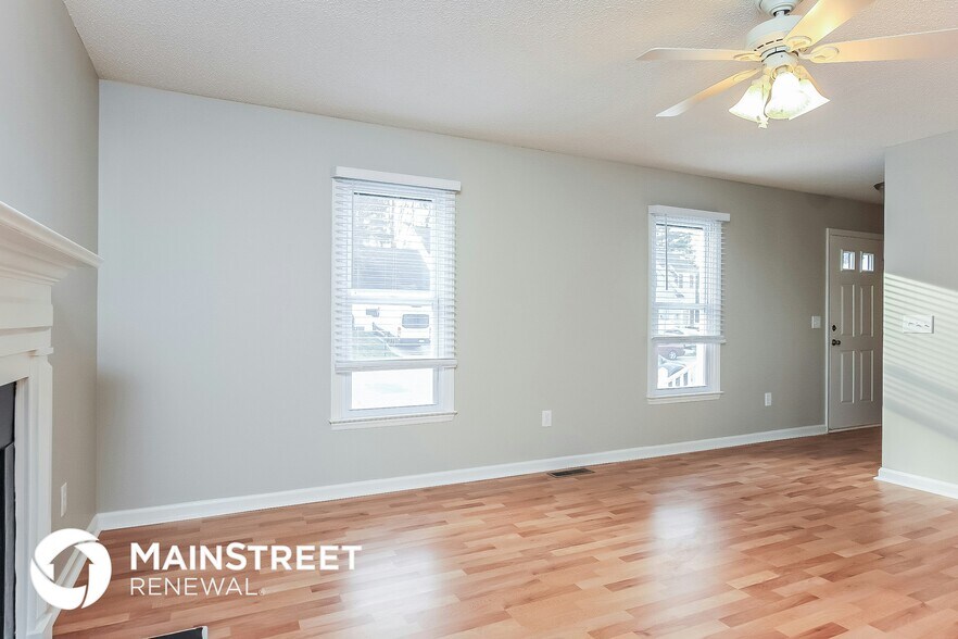 Building Photo - 828 Penncross Dr