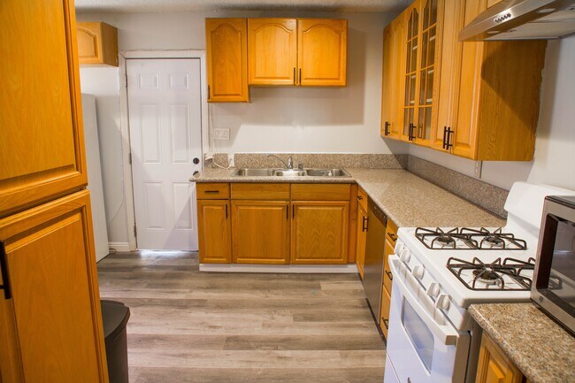 Building Photo - 1466 Casa Vista Dr