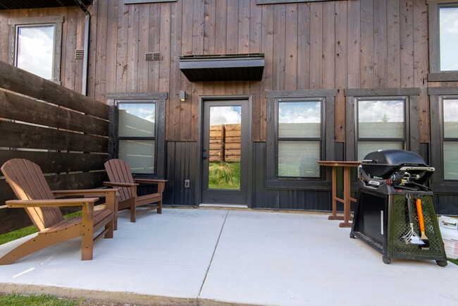 Building Photo - 701 Stone Peak Lp