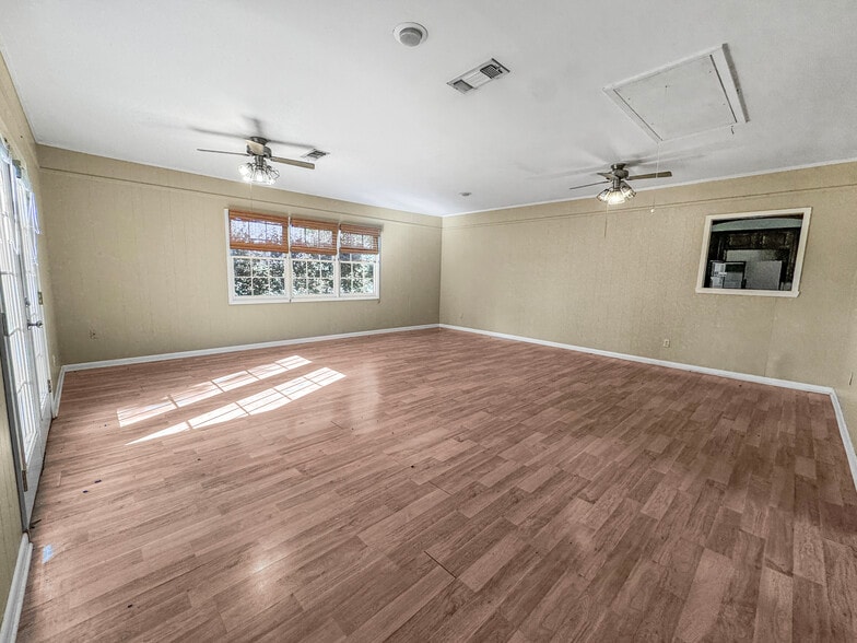 Building Photo - 3018 Wardlaw Rd