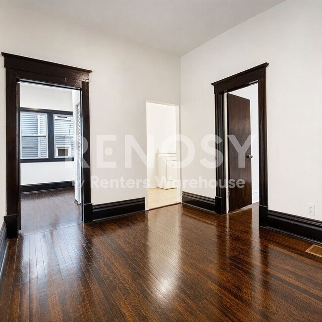 Building Photo - 3348 3rd Ave S