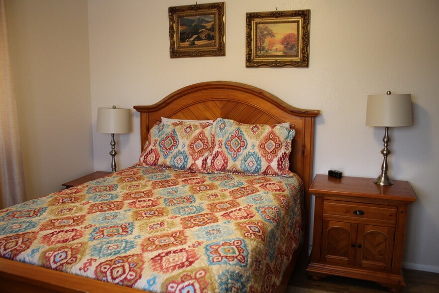 Building Photo - 1417 13th St S