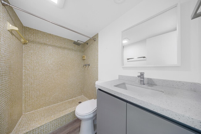 Building Photo - 3151 S Palm Aire Dr