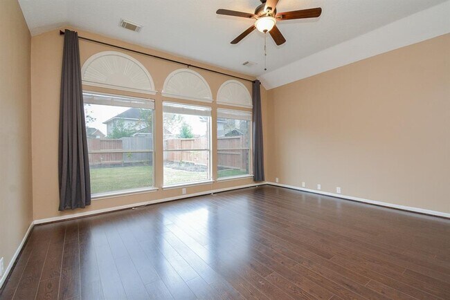Building Photo - 1410 Hidden Terrace Dr