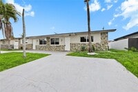 Building Photo - 1800 SW 97th Ave