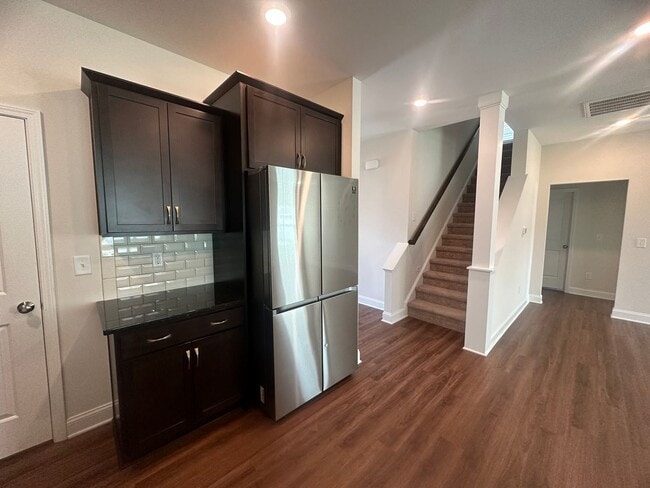 Building Photo - Spacious 4BR 3BA home in Northern Greensboro