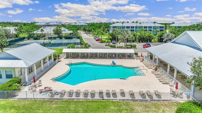 Building Photo - 2120 Heron Lake Dr