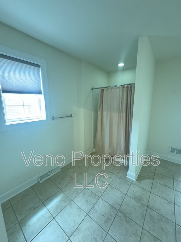 Building Photo - 17 Ironwood Street