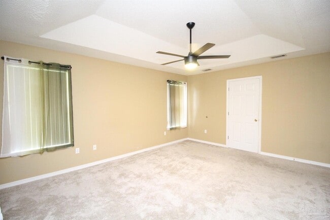 Building Photo - 5947 Grandview Dr