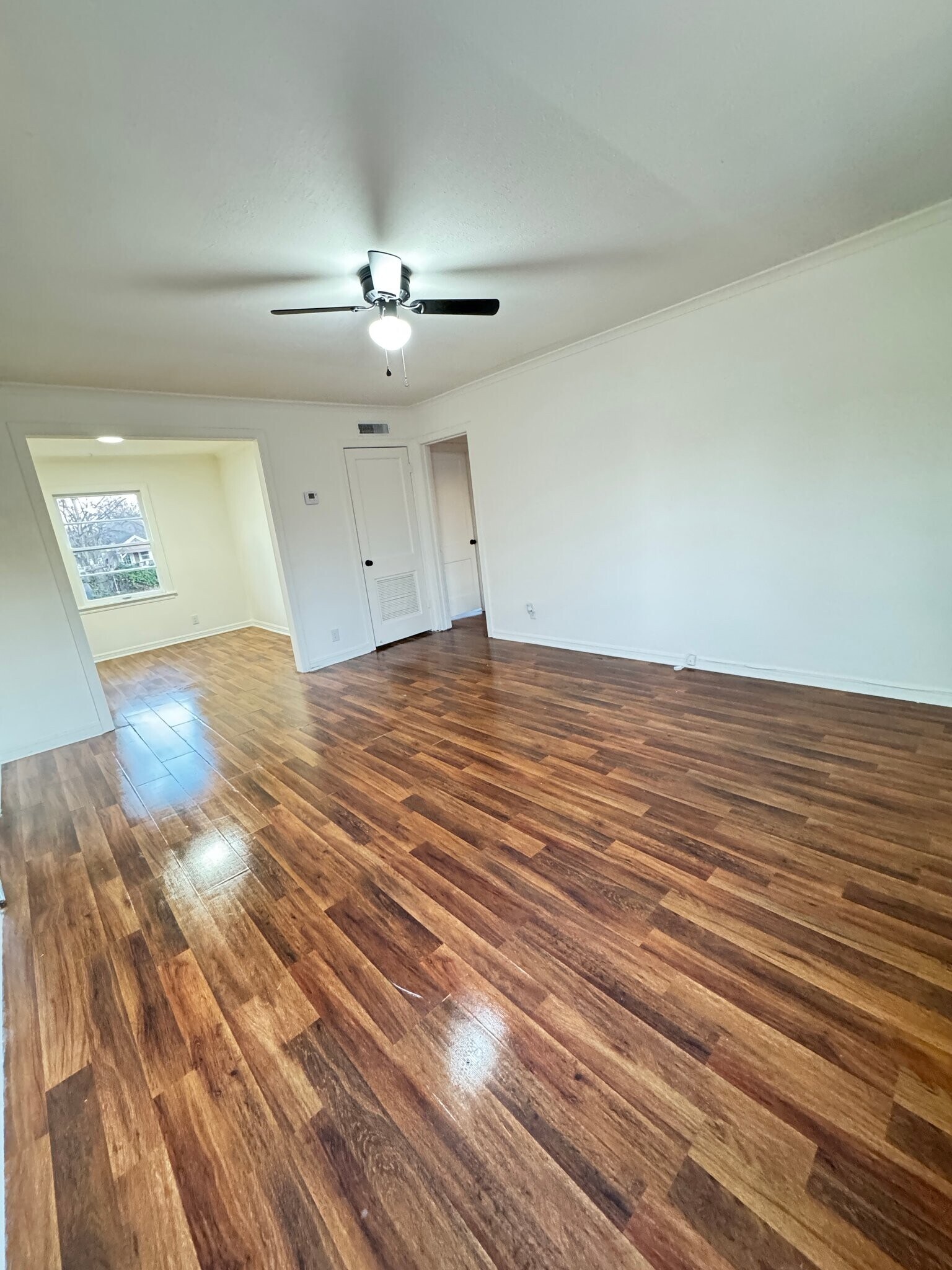 Building Photo - 1436 S Hickory Ave