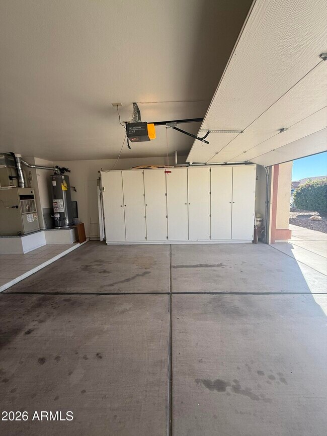 Building Photo - 14518 W Heritage Dr